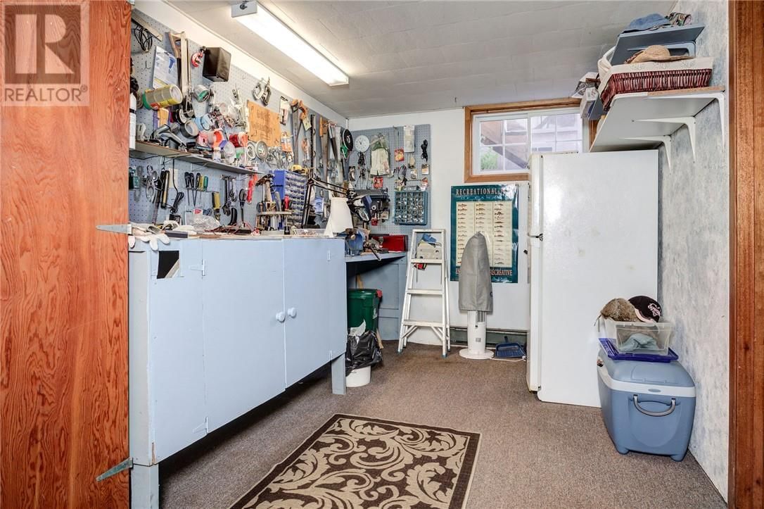 1550 CAMPEAU STREET Image 20
