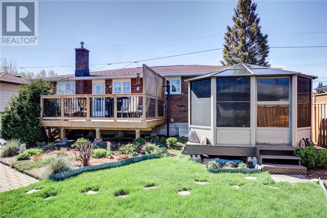 1550 CAMPEAU STREET Image 24