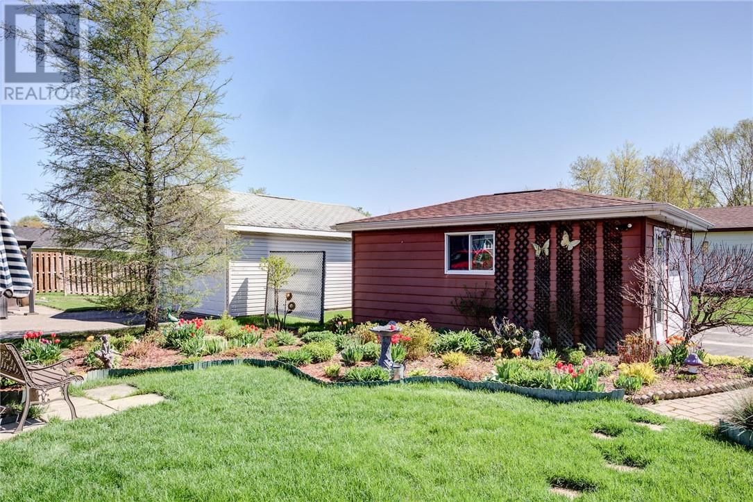 1550 CAMPEAU STREET Image 28