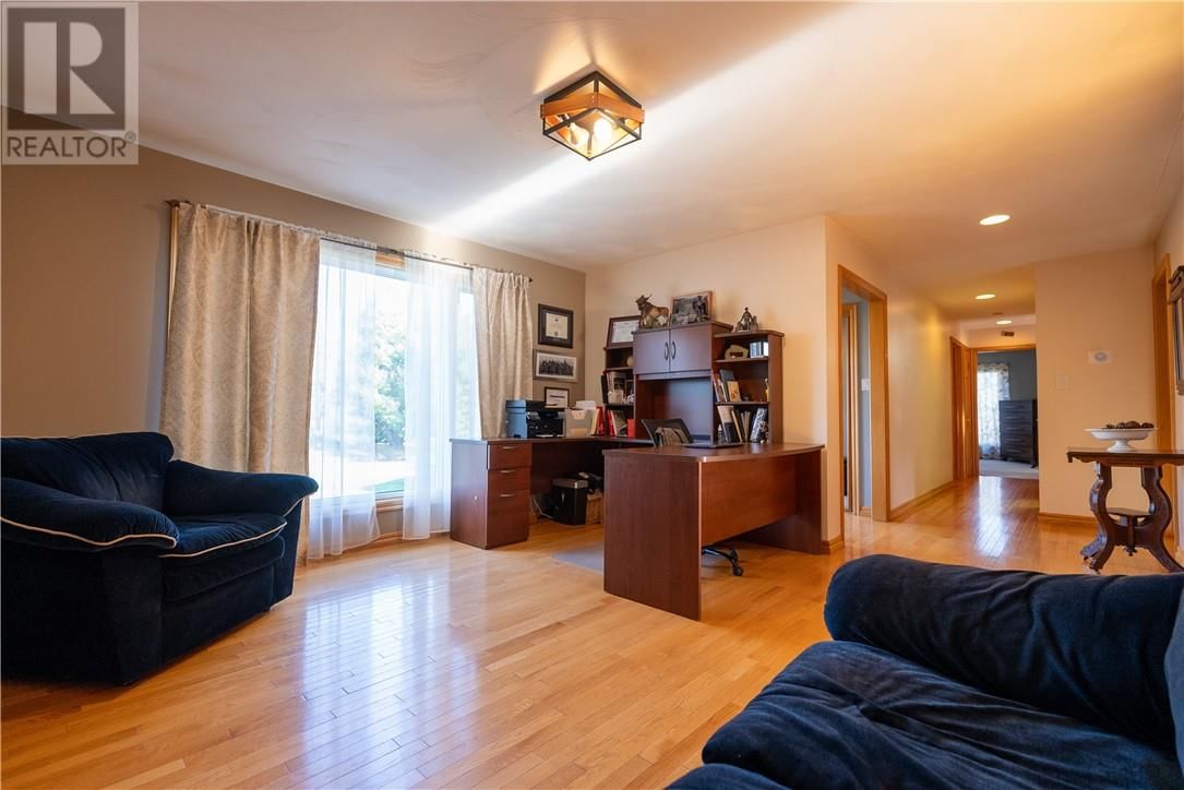 45 OAK STREET Image 15