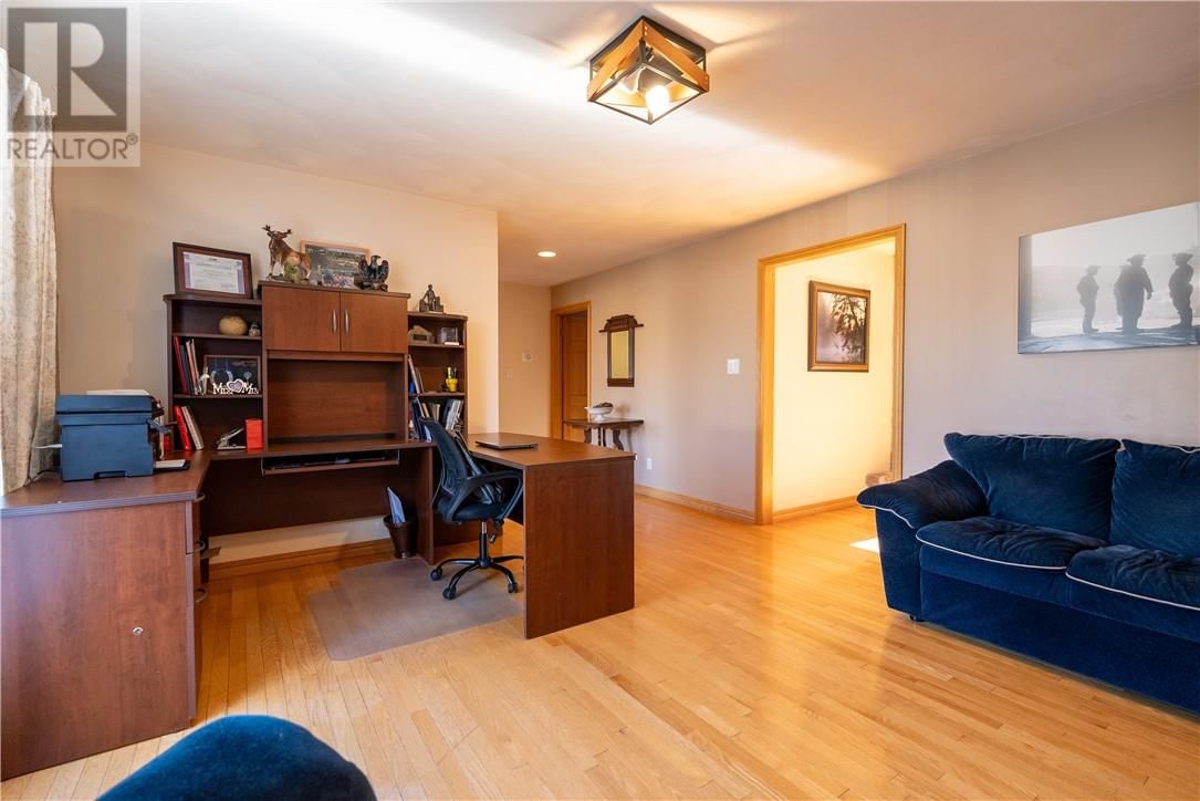 45 OAK STREET Image 16