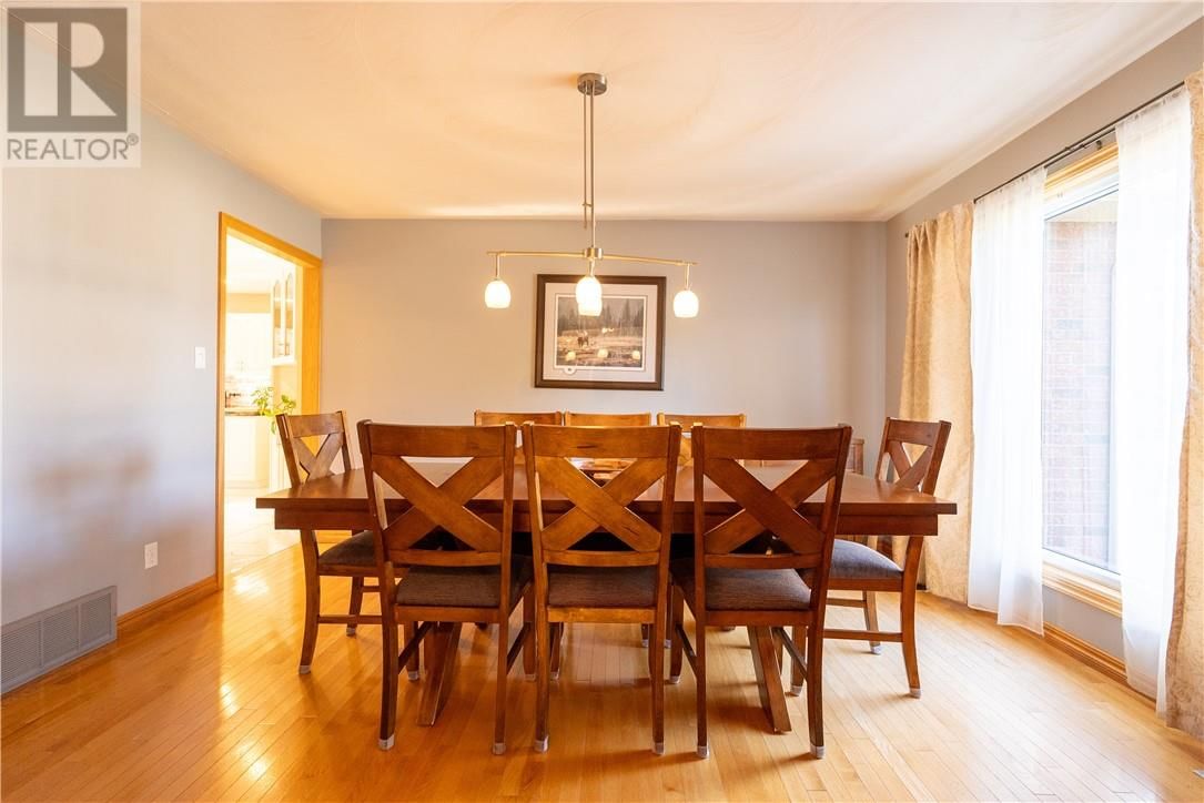 45 OAK STREET Image 19