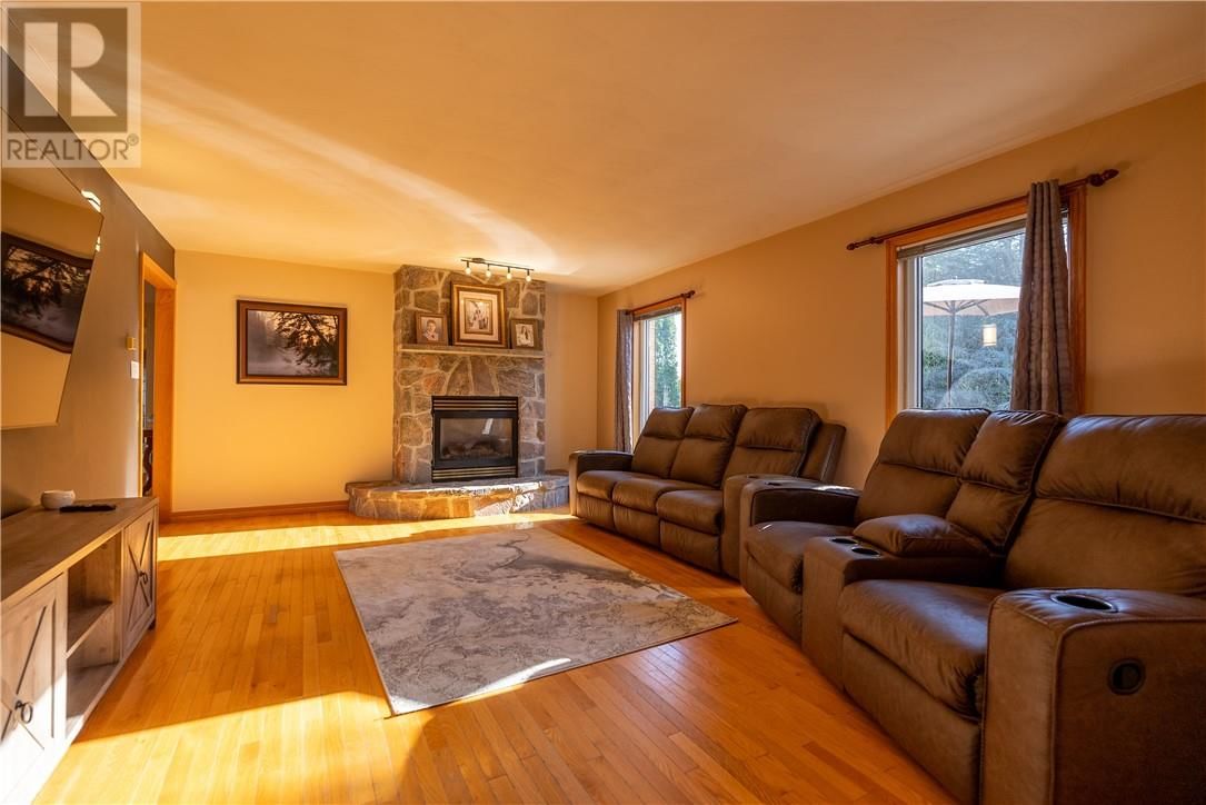 45 OAK STREET Image 34