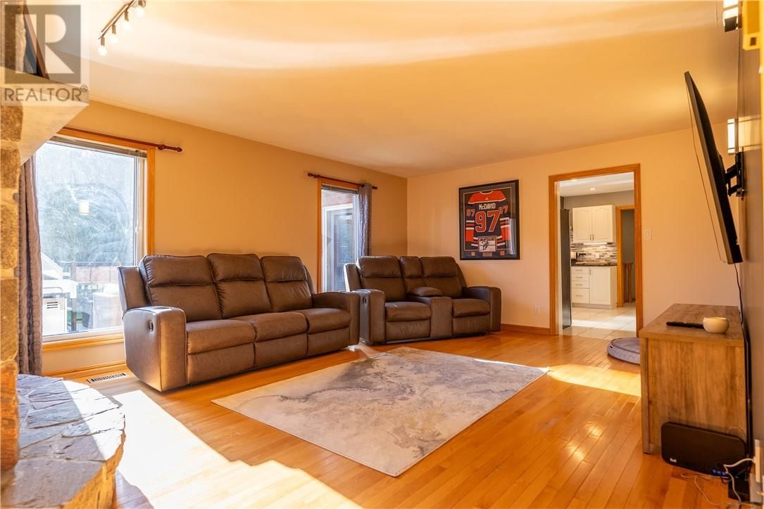 45 OAK STREET Image 36
