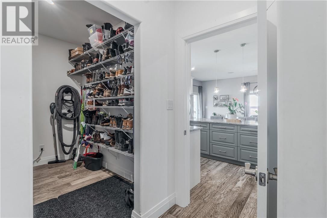 4627 BEAUDELAIRE COURT Image 24