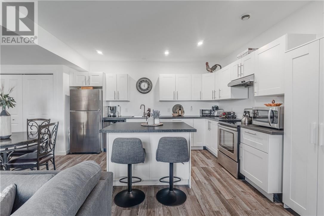 4627 BEAUDELAIRE COURT Image 37