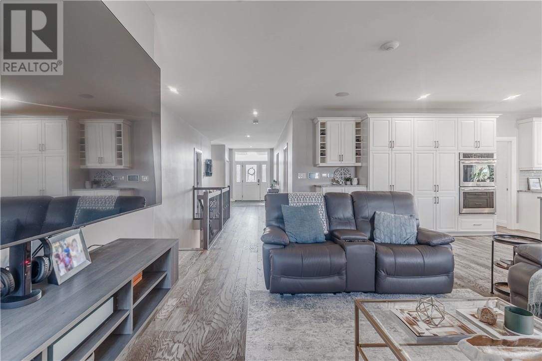 4627 BEAUDELAIRE COURT Image 5