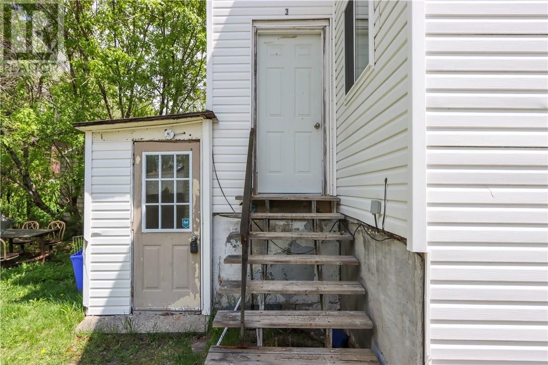 452 DUPONT STREET Image 29