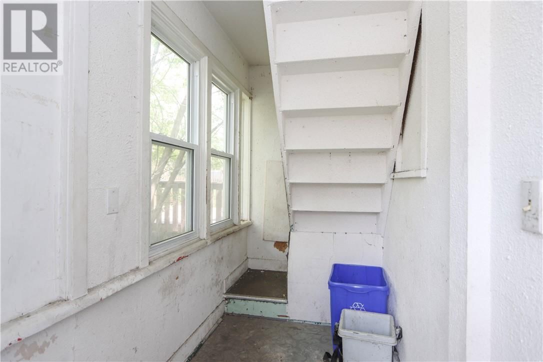 452 DUPONT STREET Image 30