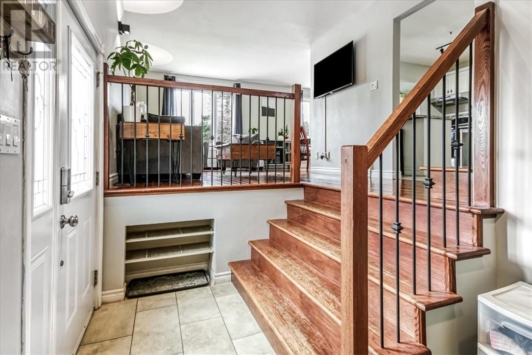 14 CHANTAL CRESCENT Image 13