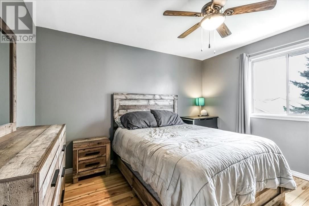 14 CHANTAL CRESCENT Image 22