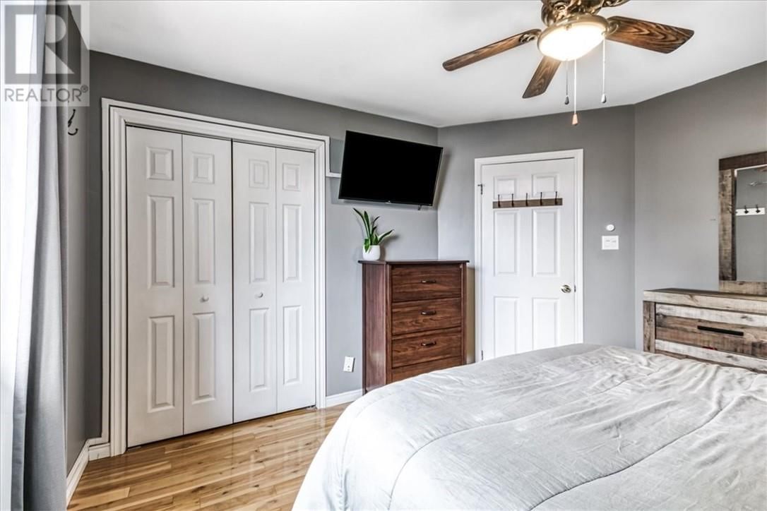 14 CHANTAL CRESCENT Image 23