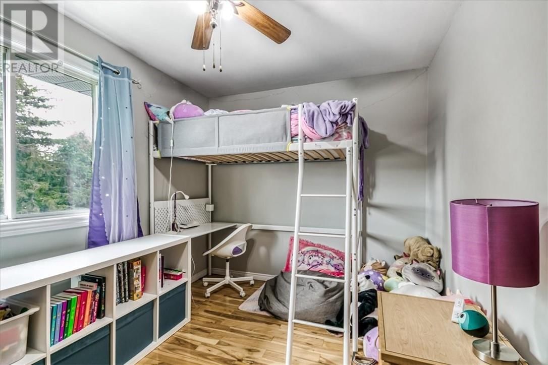 14 CHANTAL CRESCENT Image 26