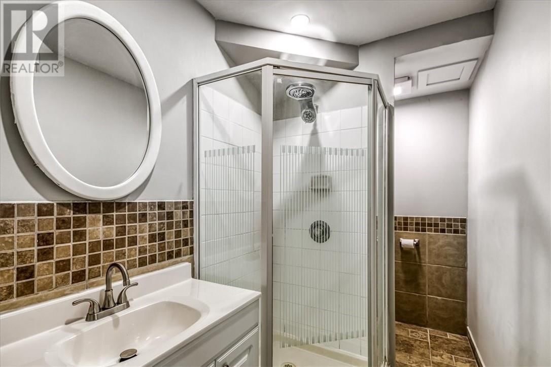 14 CHANTAL CRESCENT Image 29