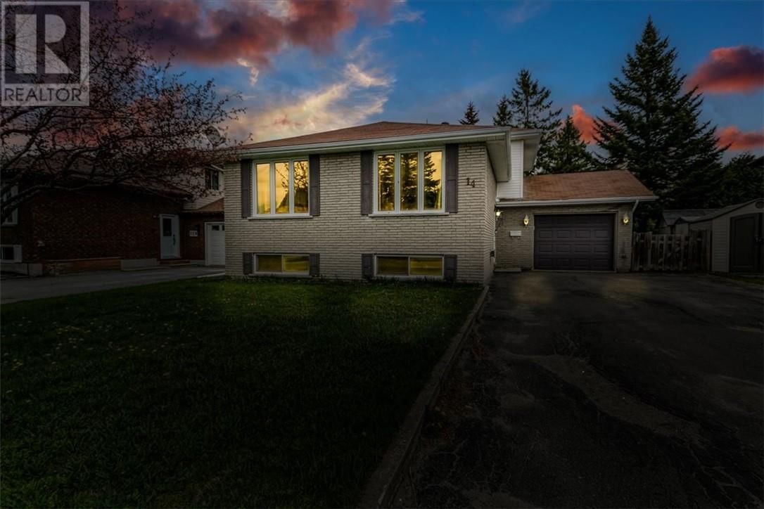 14 CHANTAL CRESCENT Image 9