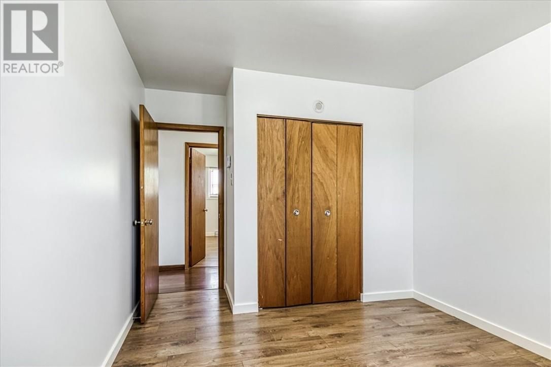 1329 LILLIAN BOULEVARD Image 12