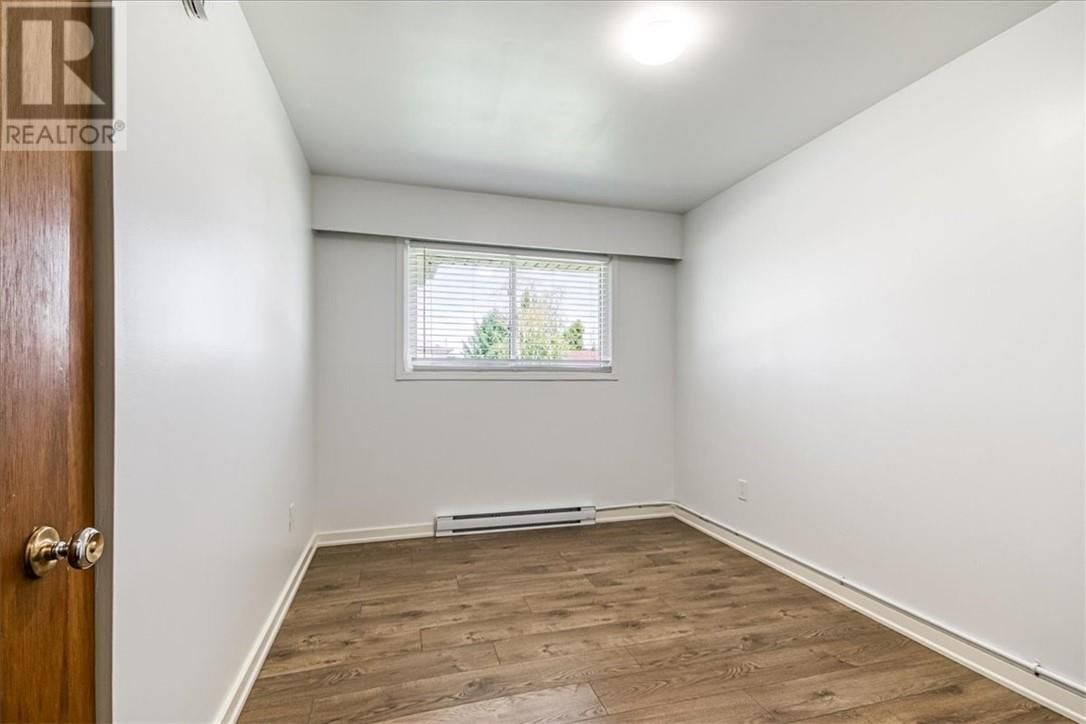 1329 LILLIAN BOULEVARD Image 15
