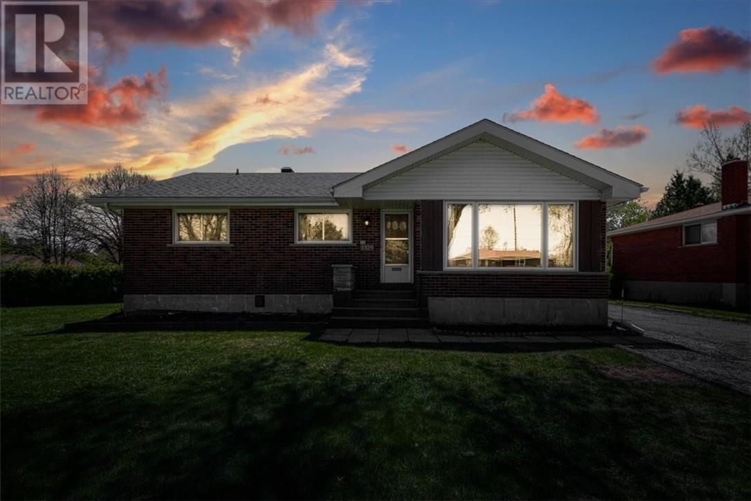 1329 LILLIAN BOULEVARD Image 2