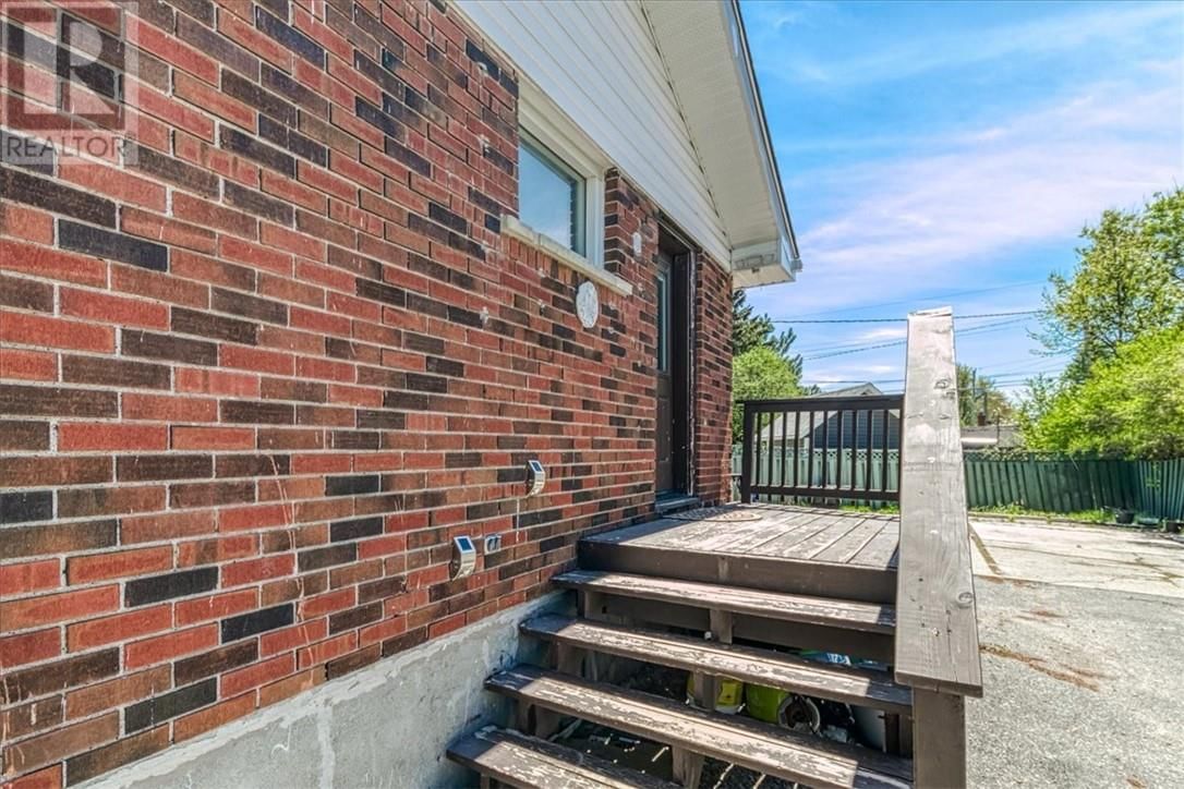 1329 LILLIAN BOULEVARD Image 22