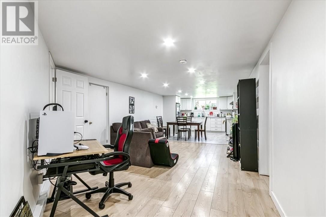 1329 LILLIAN BOULEVARD Image 23
