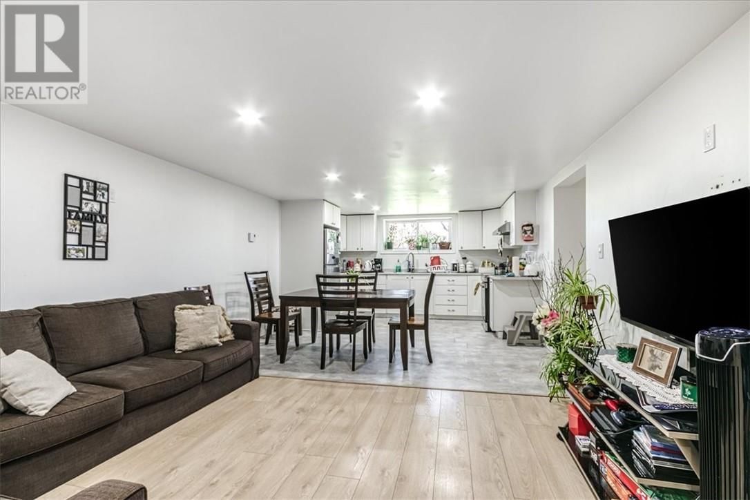 1329 LILLIAN BOULEVARD Image 24
