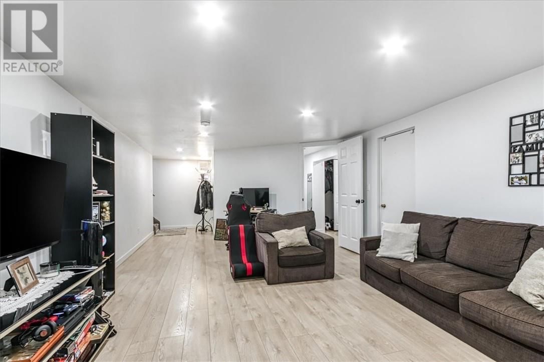 1329 LILLIAN BOULEVARD Image 29