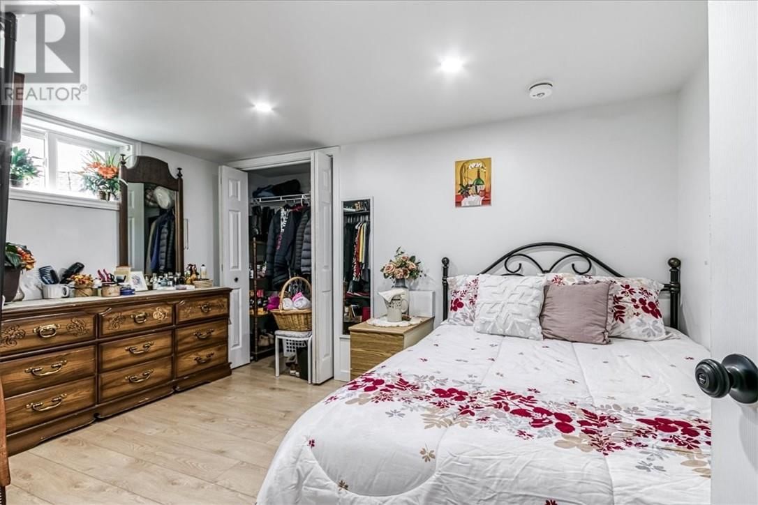 1329 LILLIAN BOULEVARD Image 32