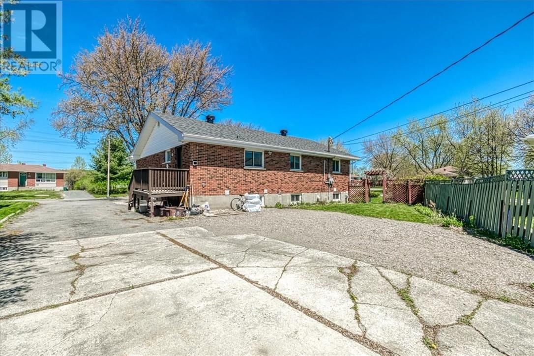 1329 LILLIAN BOULEVARD Image 38