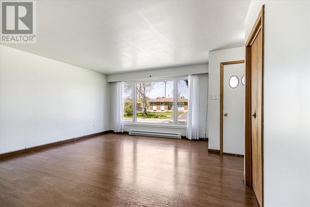 1329 LILLIAN BOULEVARD Image 4