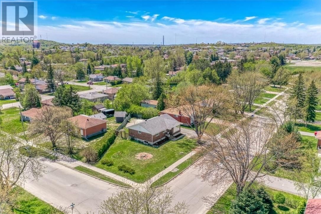 1329 LILLIAN BOULEVARD Image 40