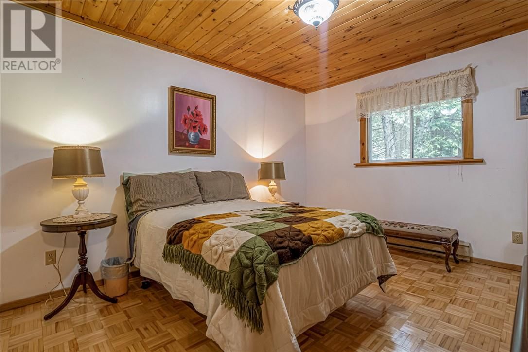 144 SOUTH BAY DRIVE Image 13