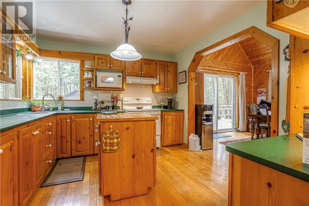 144 SOUTH BAY DRIVE Image 4