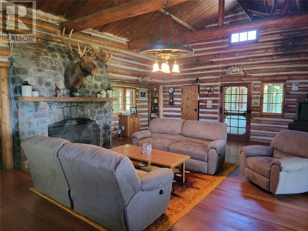 462 MAPLE POINT RD Image 32