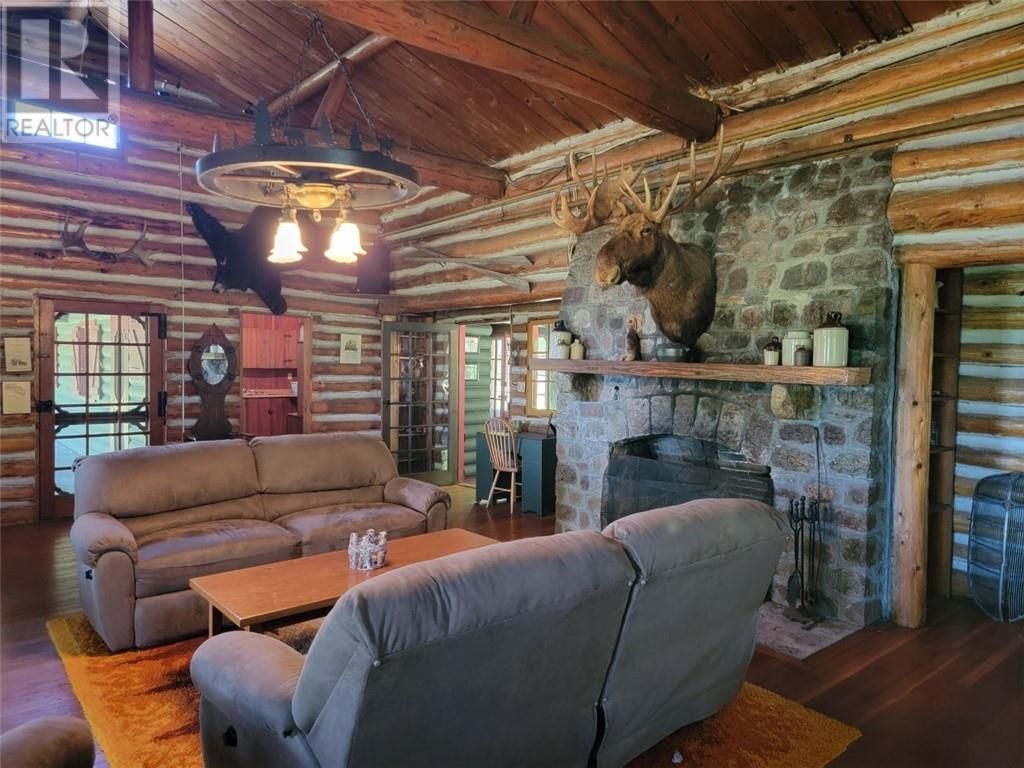462 MAPLE POINT RD Image 33