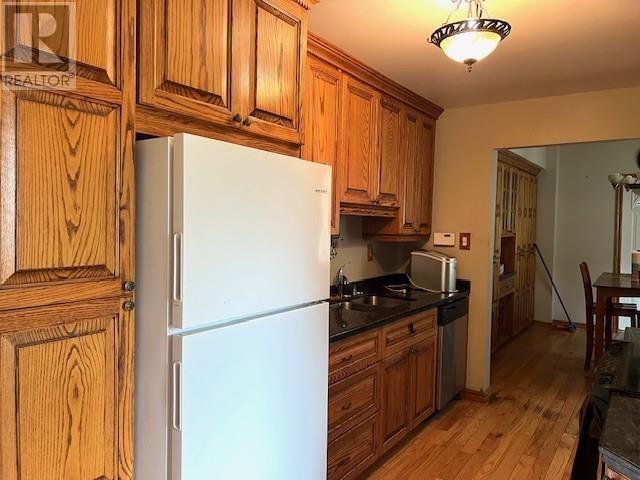 27 FOURTH AVENUE Image 11