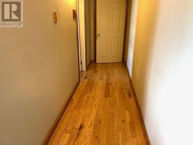 27 FOURTH AVENUE Image 9