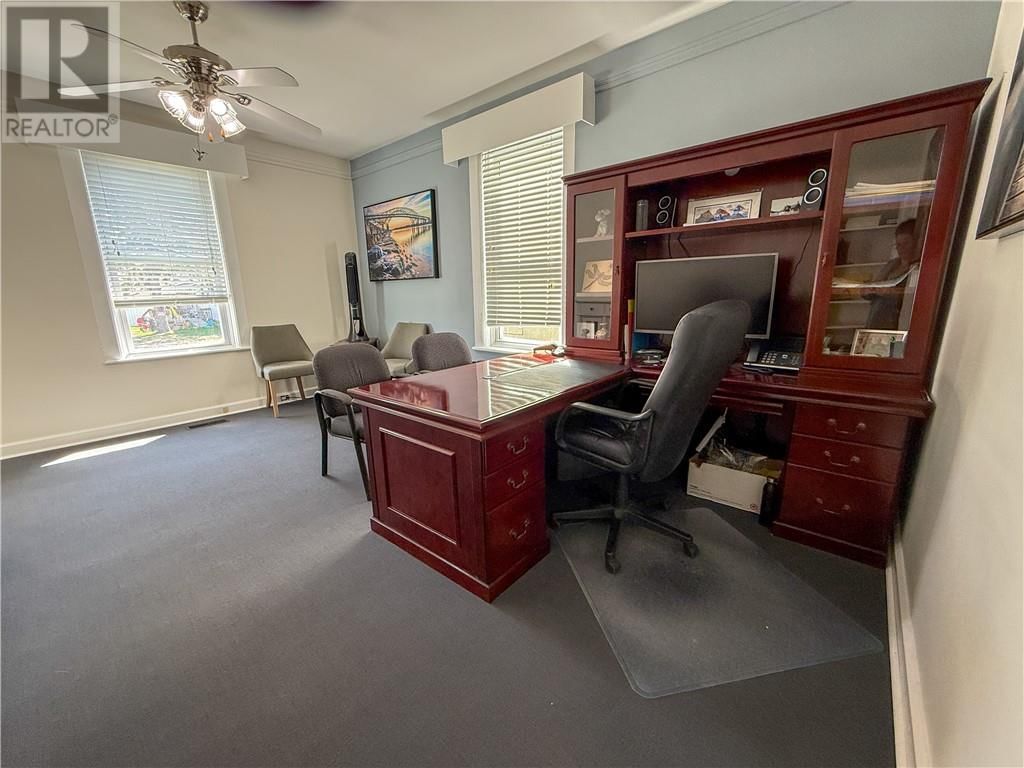 4 ELEANOR STREET Image 10