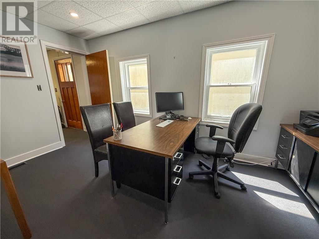 4 ELEANOR STREET Image 14