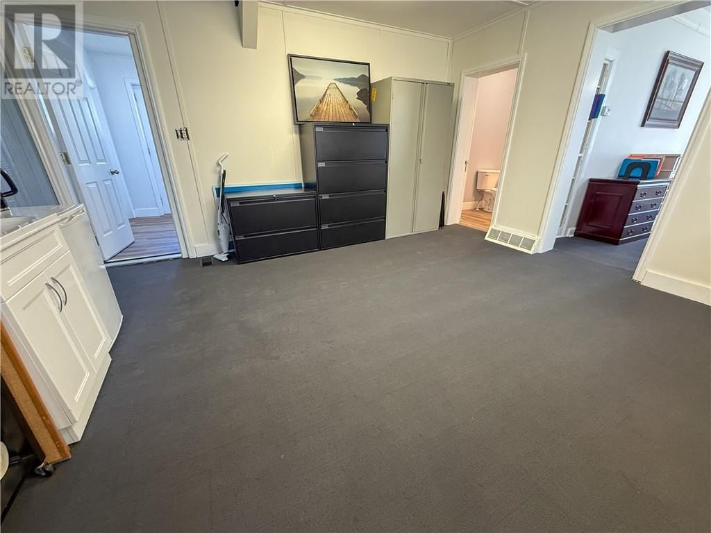 4 ELEANOR STREET Image 17