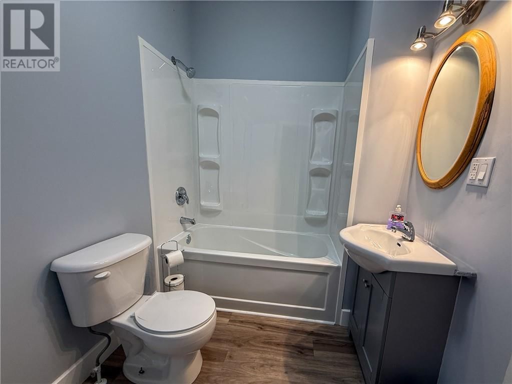 4 ELEANOR STREET Image 18
