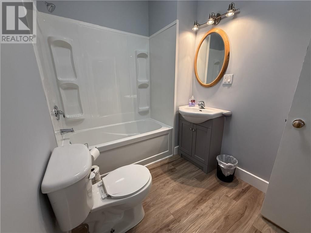 4 ELEANOR STREET Image 19