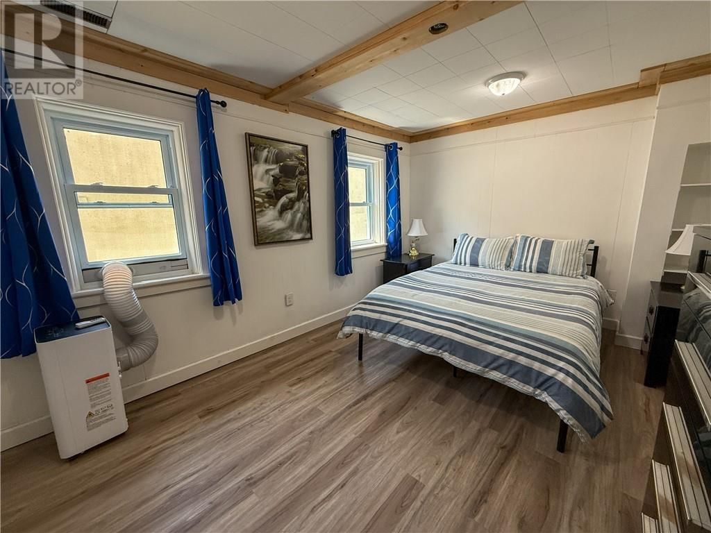 4 ELEANOR STREET Image 21