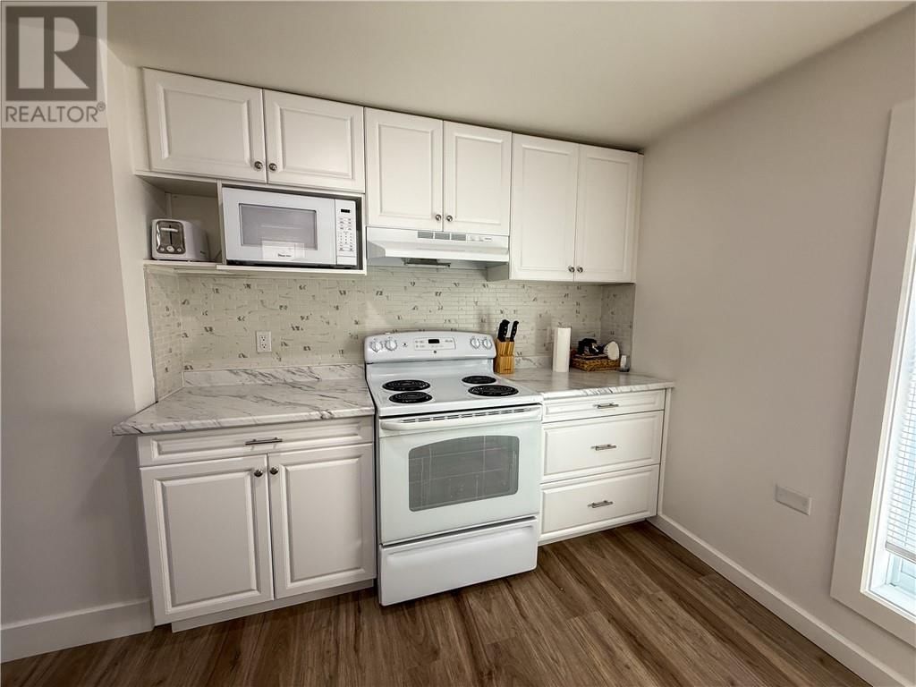 4 ELEANOR STREET Image 25