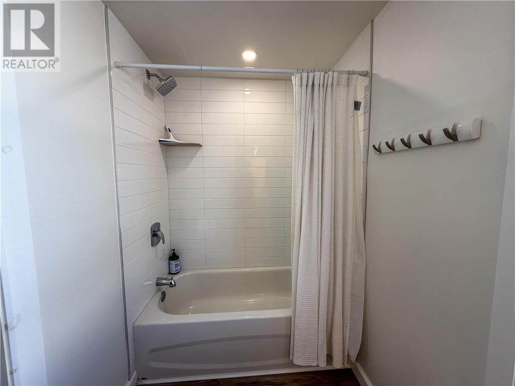 4 ELEANOR STREET Image 26