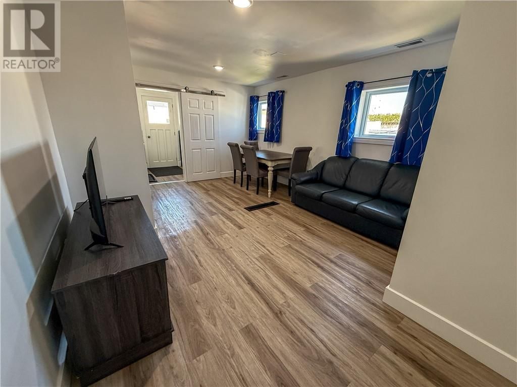 4 ELEANOR STREET Image 33