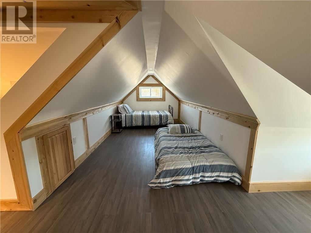 4 ELEANOR STREET Image 34