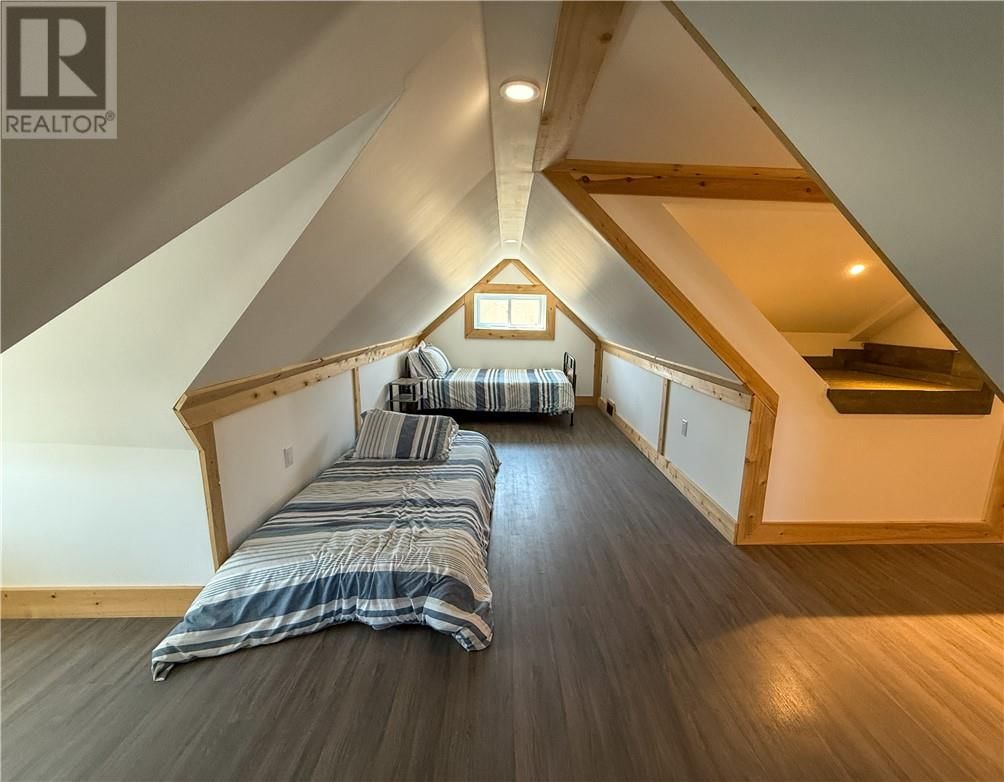 4 ELEANOR STREET Image 35