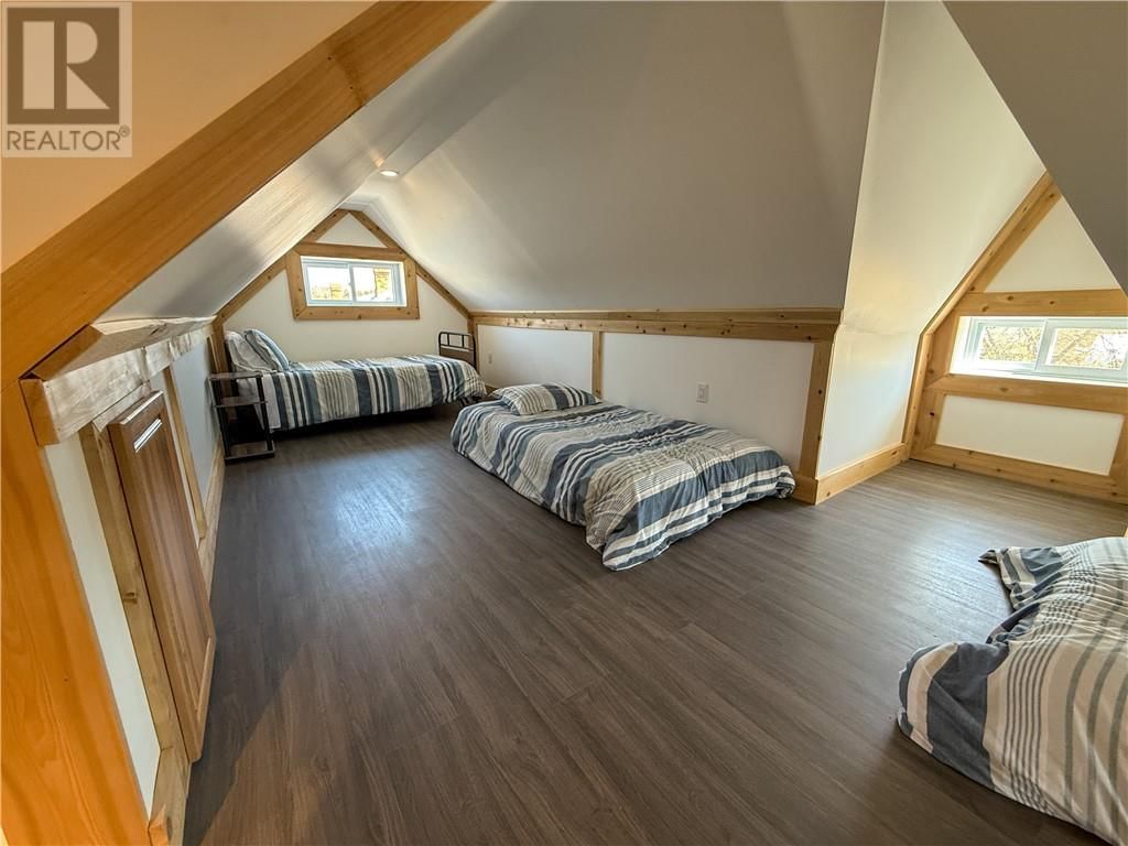 4 ELEANOR STREET Image 37