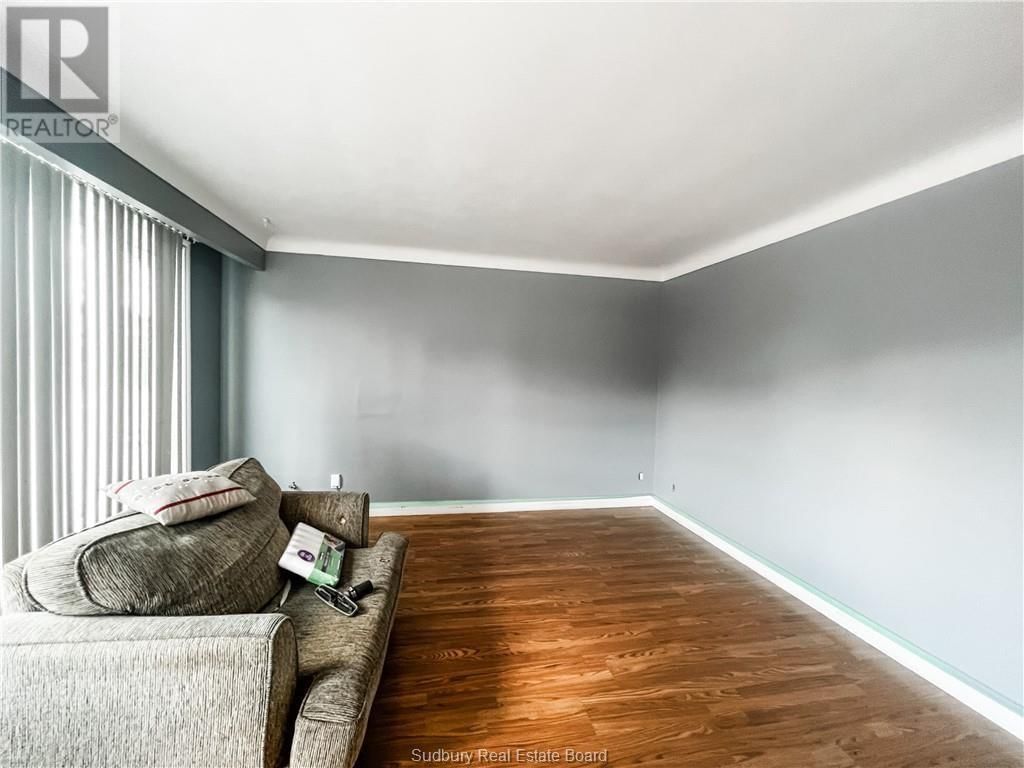 1 - 446 ELM STREET Image 4