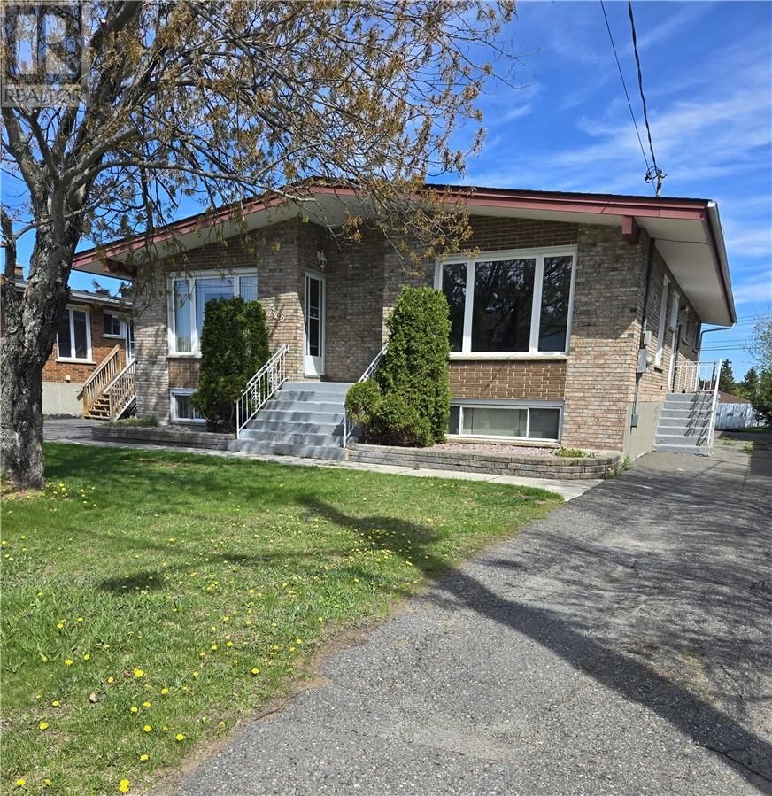 26 MAPLE BOULEVARD Image 1